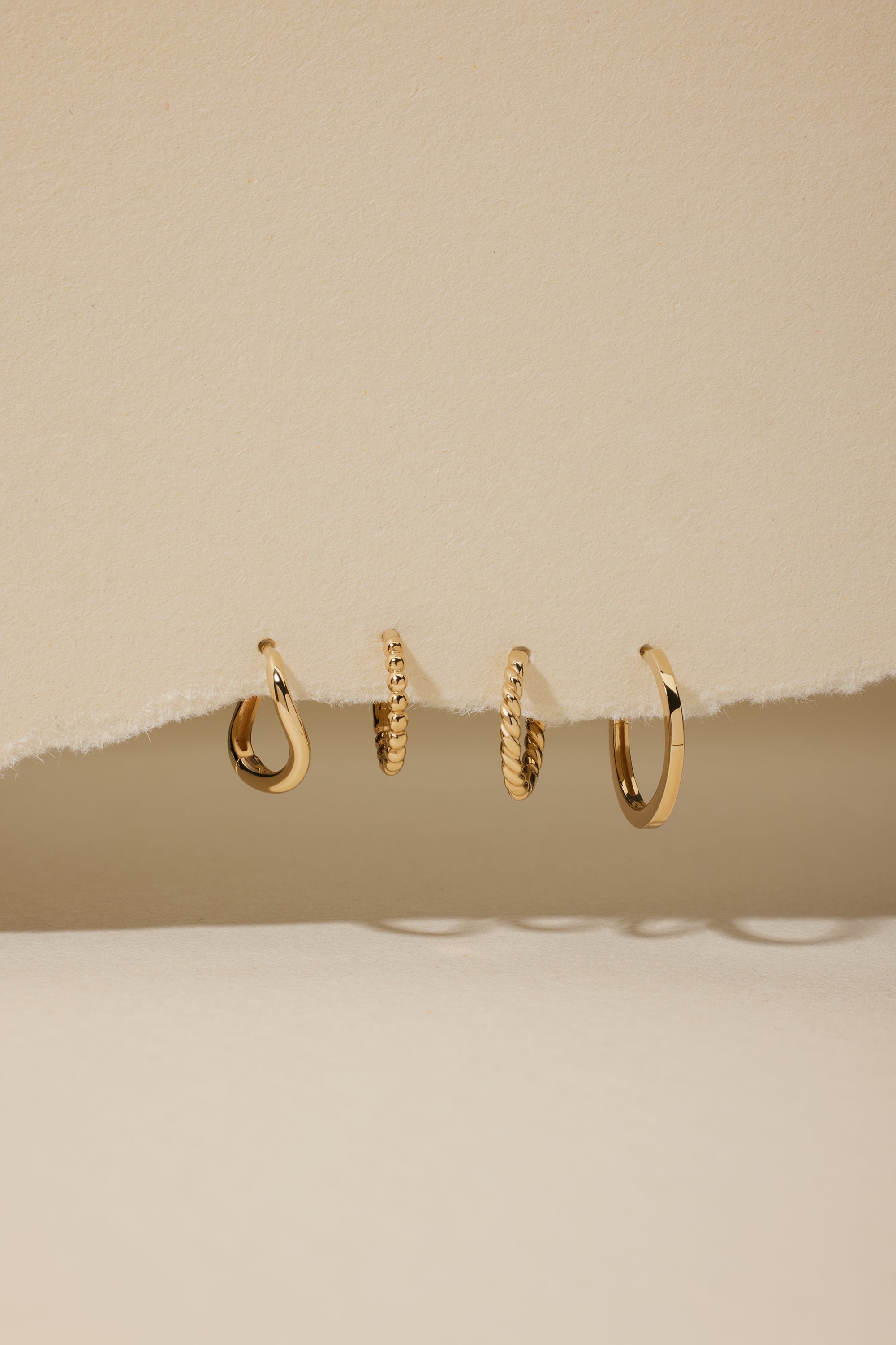 14k sold gold huggie earring for women